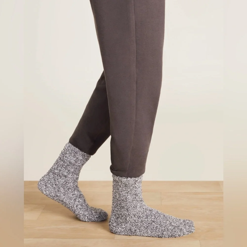 NWT Barefoot Dreams CozyChic men’s socks- heathered slate blue/white